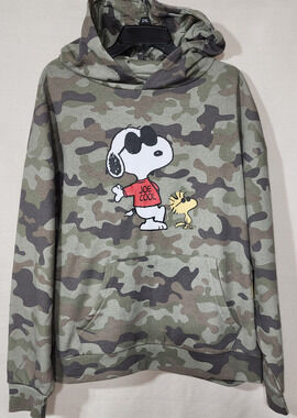 Snoopy and Woodstock Camo hoodie men's size Medium